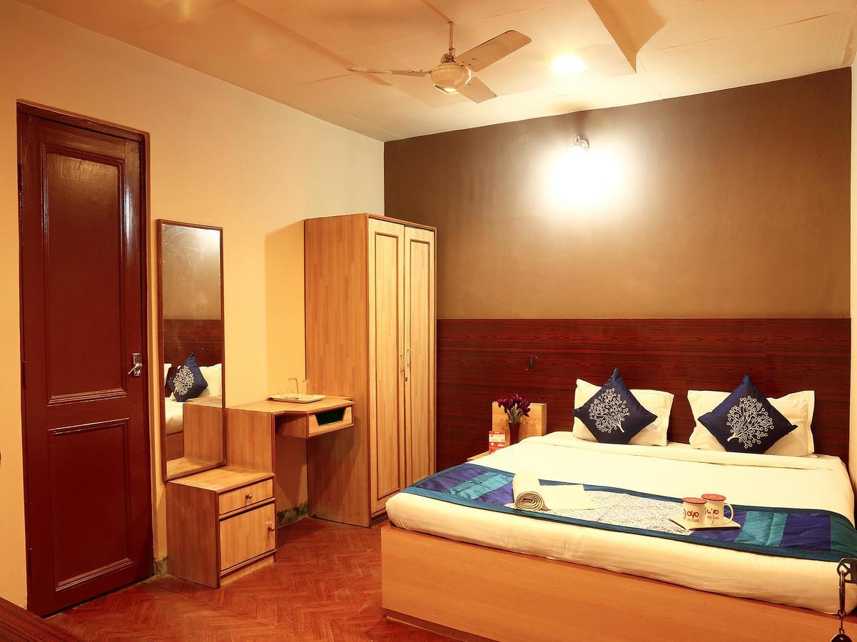 Oyo Rooms Ballygunge Hazra Law College Колката Екстериор снимка