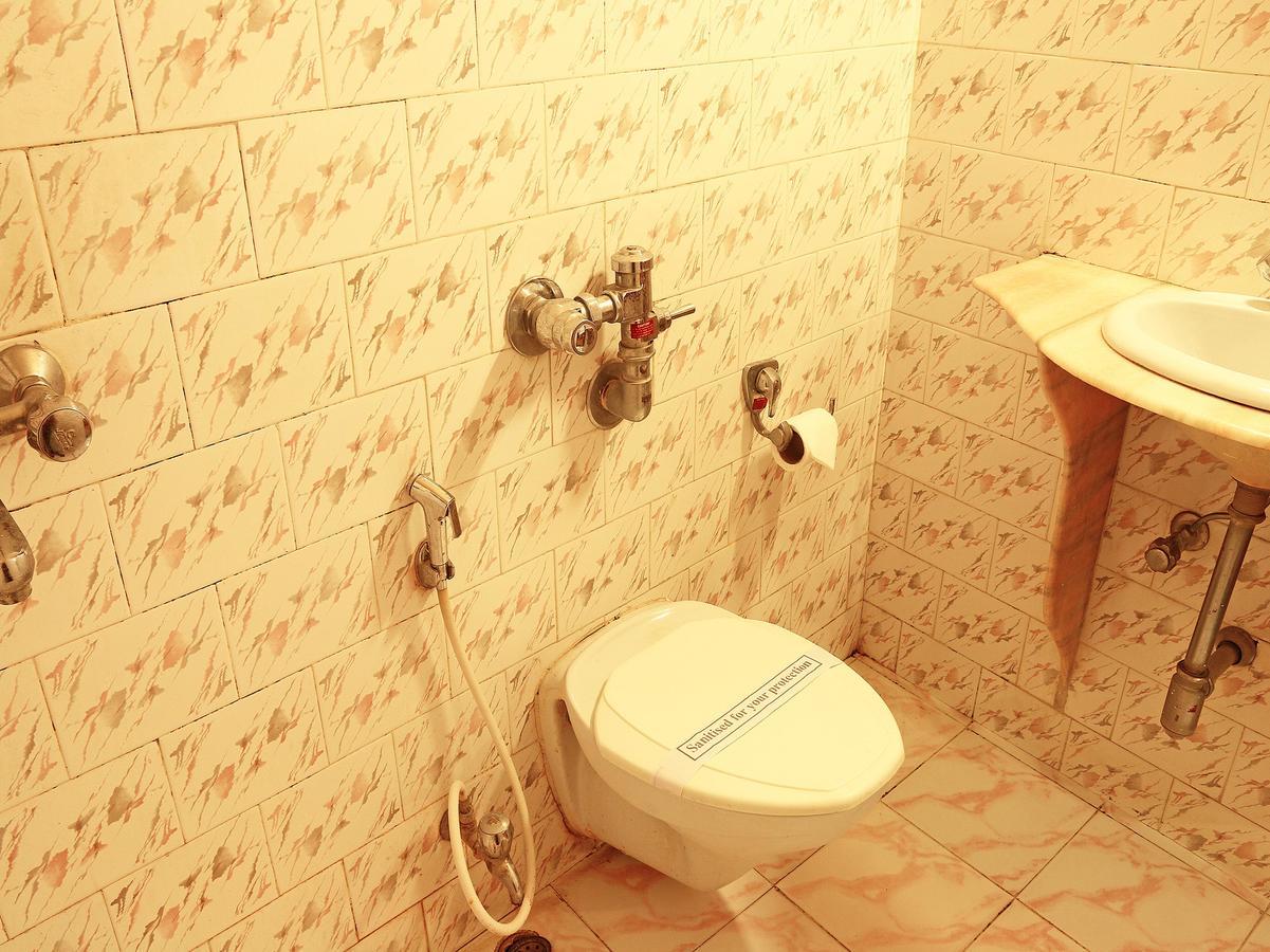 Oyo Rooms Ballygunge Hazra Law College Колката Екстериор снимка